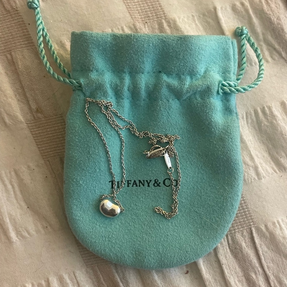Tiffany & Co. Elsa Peretti Bean Necklace - Picture 2 of 4
